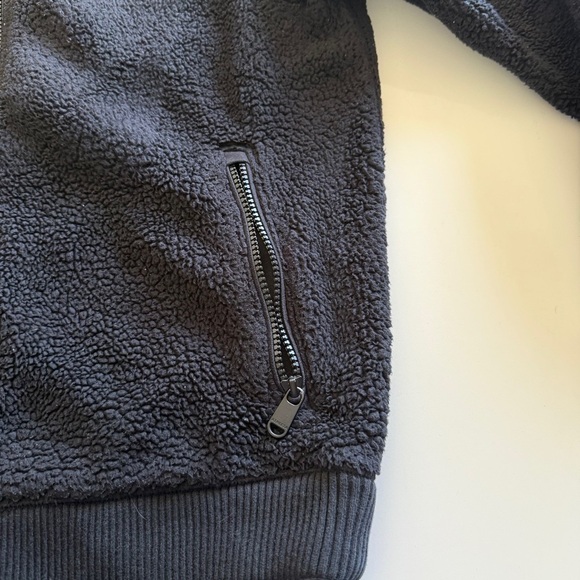 ATHLETA-Black Sherpa-Zip Up-Jacket-Winter-Cozy-Fall-Layering-Athletic-Small Tall - Picture 6 of 9